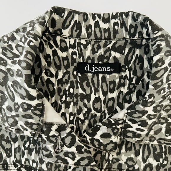 d. Jeans Animal Leopard Print Stretch Denim Trucker Jacket Pockets Size Small - Picture 4 of 16